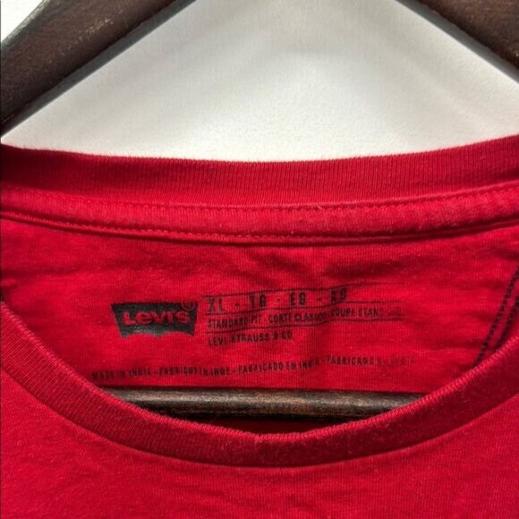 Levi's Red Short Sleeve Tee with Circular Logo - Picture 2 of 2